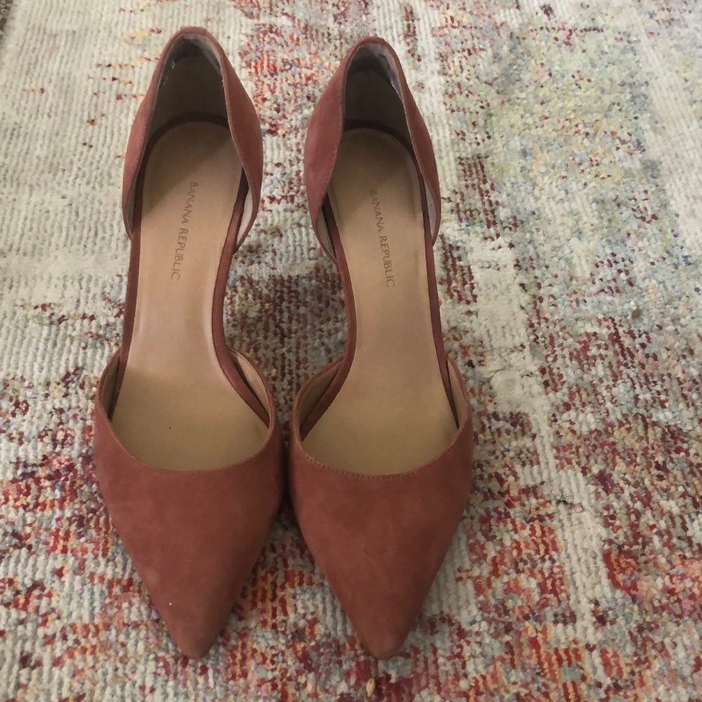 Pointy toe heels